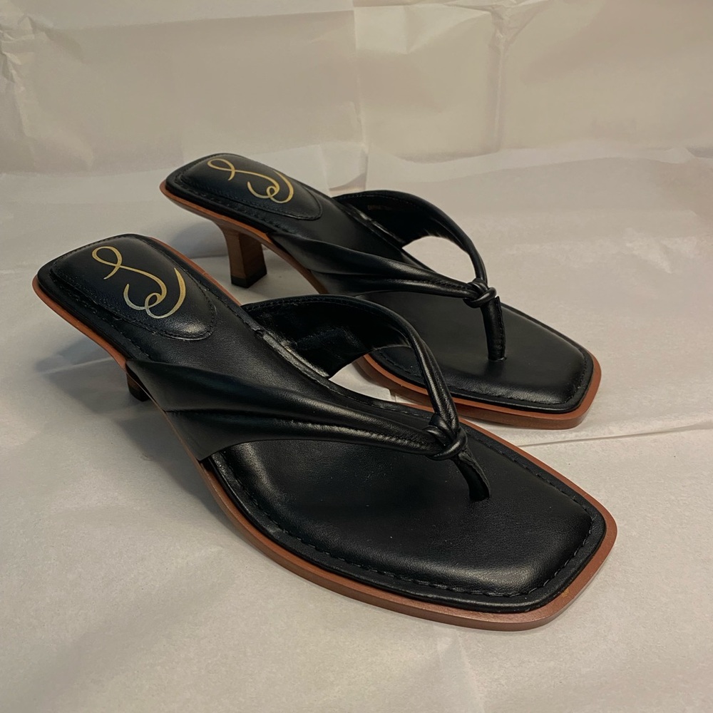 Daphney Thong Sandal - Black Leather. NWOT